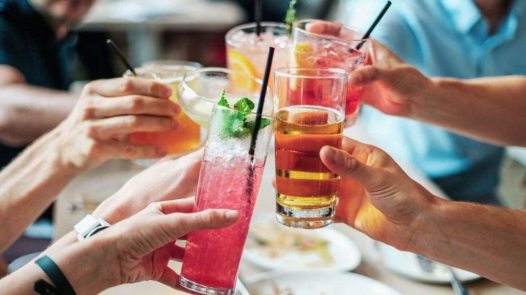 People with cocktails