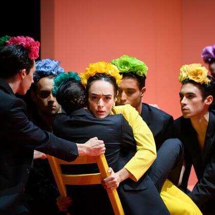 025 Valbona Bushkola und Ensemble Fridas Welt  c SLT   Tobias Witzgall LT1 1200